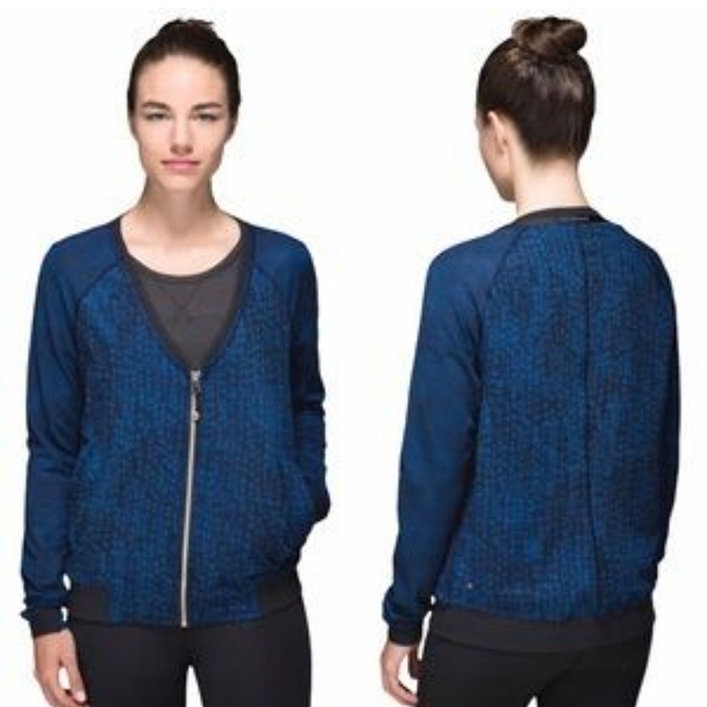 Lululemon H'Om Run Jacket Inkwell Floral Blue Zip Up Lightweight Thumbholes 4